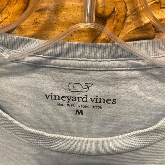 M Vineyard Vines whale Christmas shirt - Picture 5 of 5